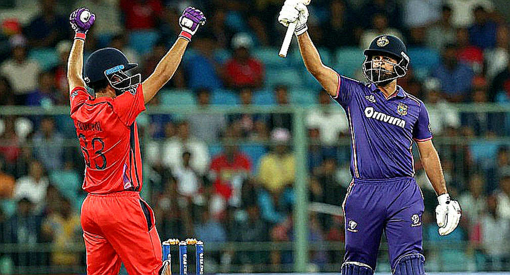 ছয়ের ভাষায় লেখা সেঞ্চুরি: রাঁচিতে যে তিন বল থামিয়ে দিয়েছিল একটা ম্যাচের শ্বাস